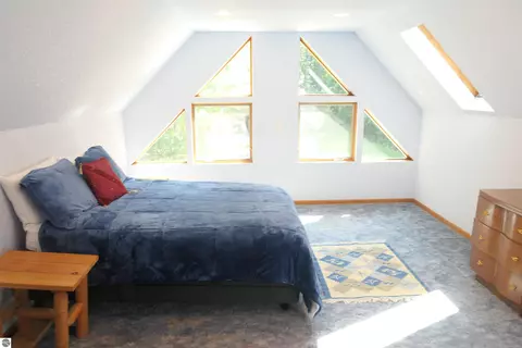 Bedroom - 4769 Feather Trl, Edmore, MI 48829 photo 6 of 12