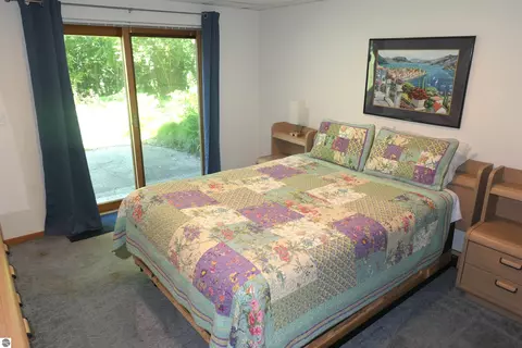 Bedroom - 4769 Feather Trl, Edmore, MI 48829 photo 9 of 12