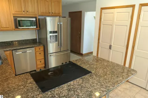 Kitchen - 4769 Feather Trl, Edmore, MI 48829 photo 3 of 7