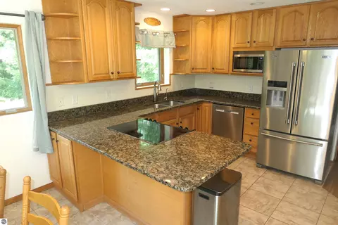 Kitchen - 4769 Feather Trl, Edmore, MI 48829 photo 2 of 7