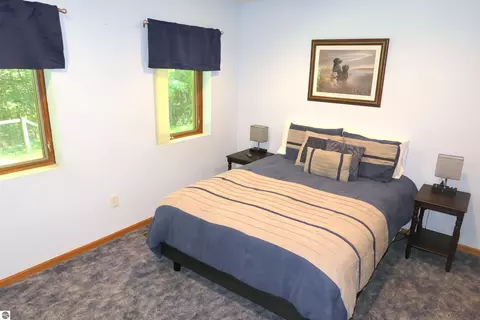 Bedroom - 4769 Feather Trl, Edmore, MI 48829 photo 3 of 12