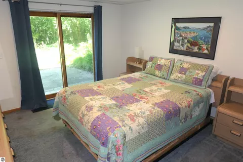 Bedroom - 4769 Feather Trl, Edmore, MI 48829 photo 9 of 12