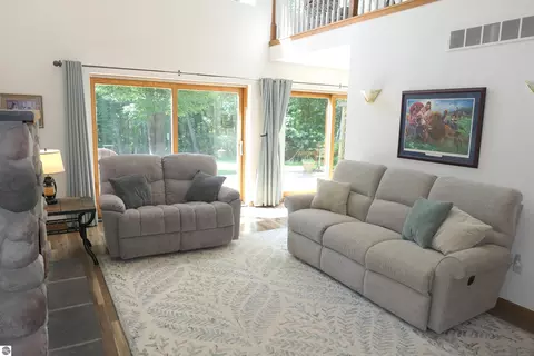 Living - 4769 Feather Trl, Edmore, MI 48829 photo 1 of 4