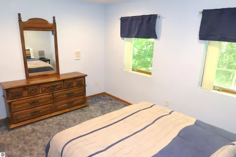 Bedroom - 4769 Feather Trl, Edmore, MI 48829 photo 5 of 12
