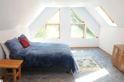 Bedroom - 4769 Feather Trl, Edmore, MI 48829 photo 6 of 12