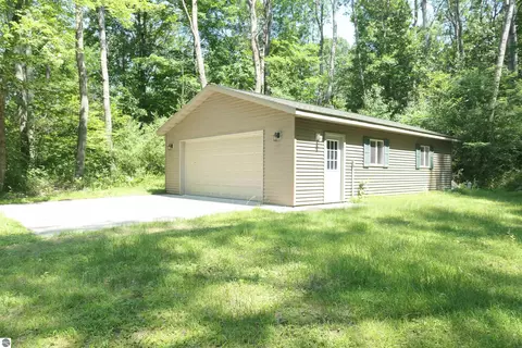 Exterior - 4769 Feather Trl, Edmore, MI 48829 photo 4 of 6