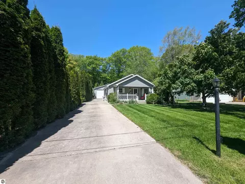 Exterior - 387 N Huron, Au Gres, MI 48703 photo 1 of 15