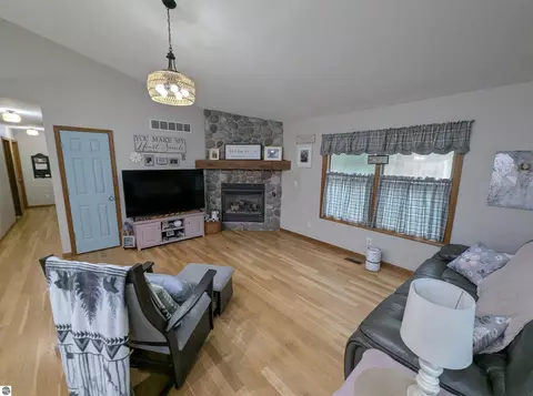Living - 387 N Huron, Au Gres, MI 48703 photo 4 of 4