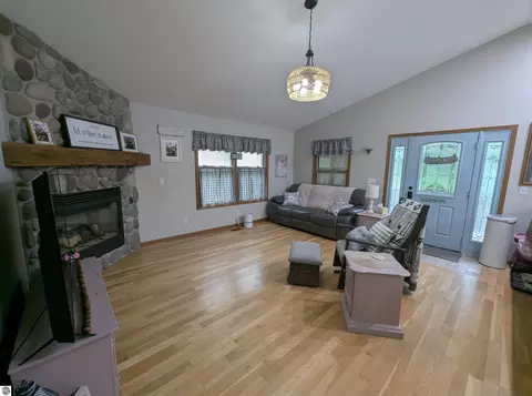 Living - 387 N Huron, Au Gres, MI 48703 photo 2 of 4