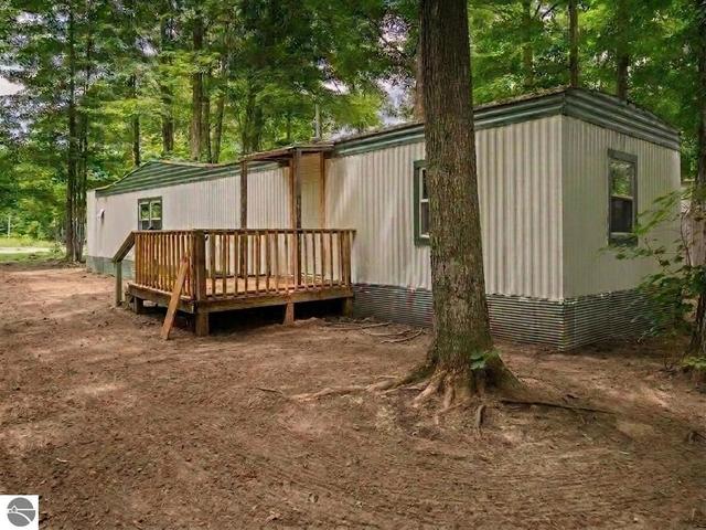 4519 E Mobile Trl, Traverse City, MI 49685