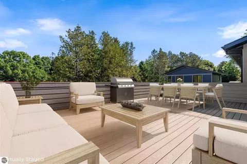 1002 May St #1, Charlevoix, MI 49720