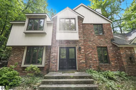 4590 Weathering Heights Rd, Traverse City, MI 49686