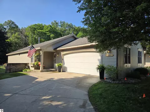 1178 Hemingway Ln #65, Traverse City, MI 49686