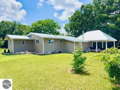 4721 E Sidney Rd, Stanton, MI 48888 photo 2