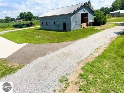 4721 E Sidney Rd, Stanton, MI 48888 photo 24