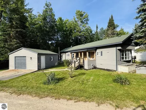 9665 Red Fox Ct, Saint Helen, MI 48656