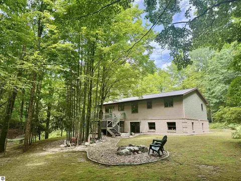 3885 Gaddi Dr, Traverse City, MI 49684