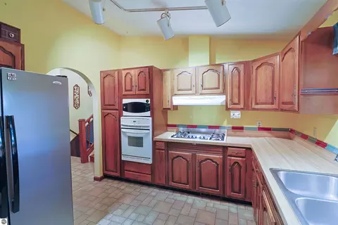Kitchen - 8800 Golfside Ct, Shepherd, MI 48883 photo 1 of 2