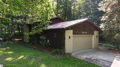 Exterior - 8800 Golfside Ct, Shepherd, MI 48883 photo 6 of 7