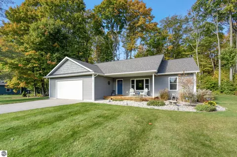 5404 Barney Rd, Traverse City, MI 49684