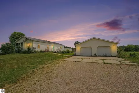 1448 E Walton Rd, Shepherd, MI 48883 photo 1