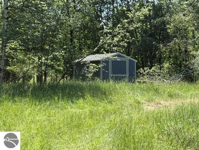 61 Rolling Hills Dr, West Branch, MI 48661