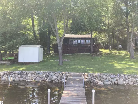 Exterior - 3945 Martin Rd, Lupton, MI 48635 photo 2 of 7