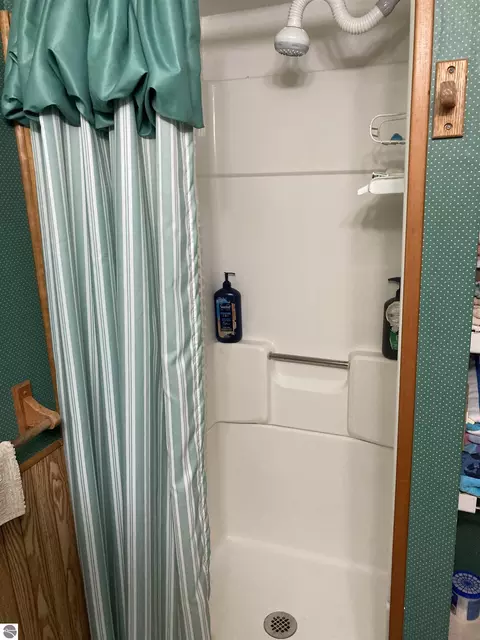 Bath - 3945 Martin Rd, Lupton, MI 48635 photo 2 of 2