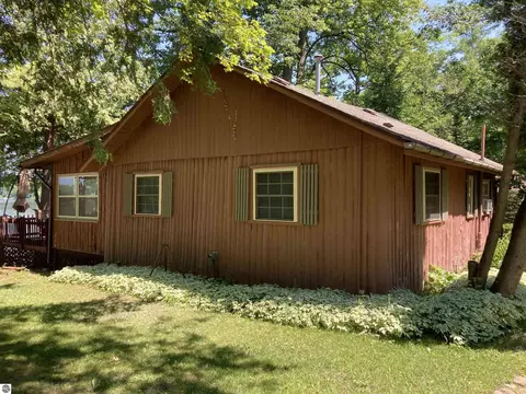 Exterior - 3945 Martin Rd, Lupton, MI 48635 photo 3 of 7