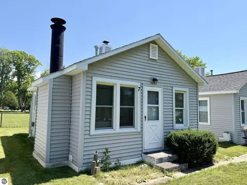 7285 Cairn Hwy #7, Kewadin, MI 49648