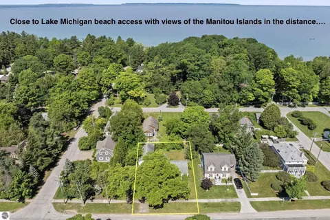 408 S Main St, Leland, MI 49654