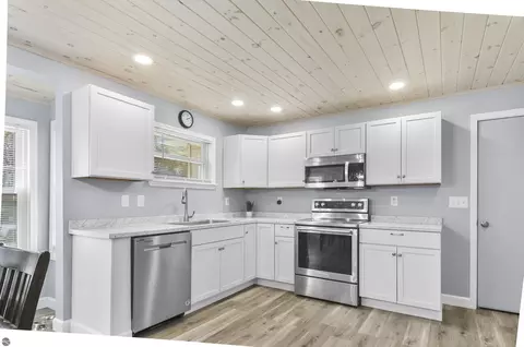 Kitchen - 6838 Williams Trl, Grayling, MI 49738 photo 1 of 6