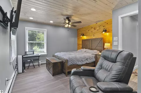 Bedroom - 6838 Williams Trl, Grayling, MI 49738 photo 1 of 7