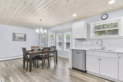 Dining - 6838 Williams Trl, Grayling, MI 49738 photo 2 of 6