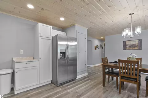 Dining - 6838 Williams Trl, Grayling, MI 49738 photo 3 of 6