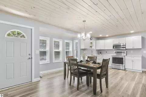 Dining - 6838 Williams Trl, Grayling, MI 49738 photo 1 of 6