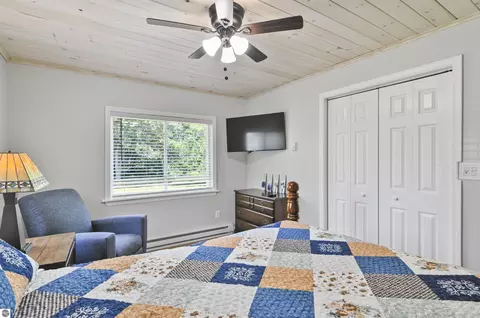 Bedroom - 6838 Williams Trl, Grayling, MI 49738 photo 7 of 7