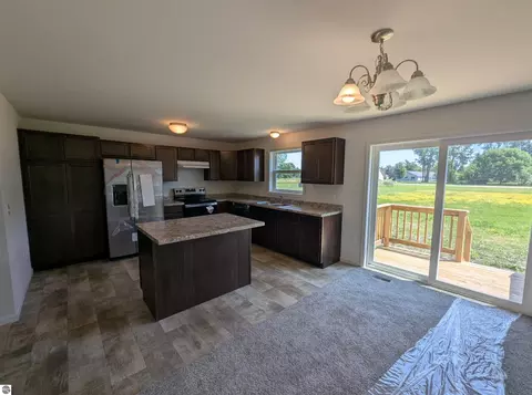 Kitchen - 257 Stern Dr, Au Gres, MI 48703 photo 2 of 4