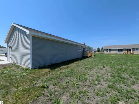 Exterior - 263 Stern Dr, Au Gres, MI 48703 photo 2 of 4