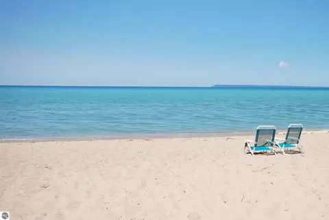 23 South Bch #23, Glen Arbor, MI 49636