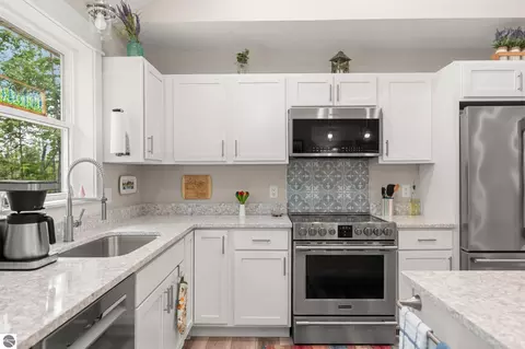 Kitchen - 9232 S Flaska Dr, Cedar, MI 49621 photo 2 of 5