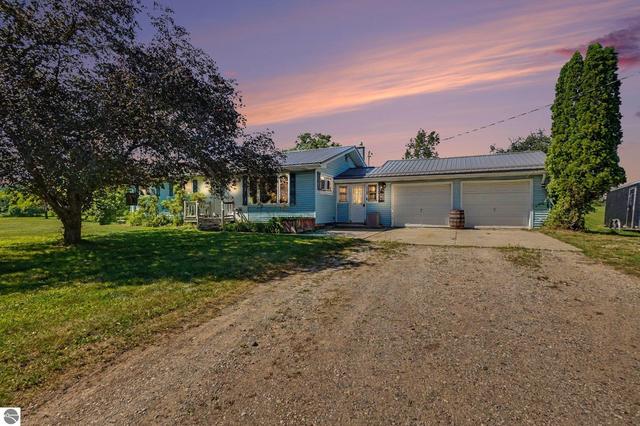 23688 4 Mile Rd, Reed City, MI 49677