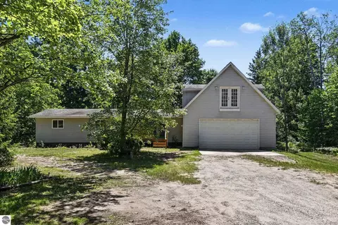 3432 Woodman Rd SW, South Boardman, MI 49680
