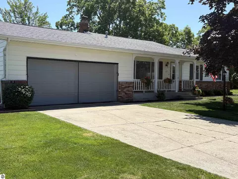 105 Third Ave, Tawas City, MI 48763