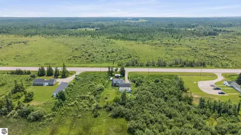 View/Area - 1805 E State St, Cheboygan, MI 49721 photo 4 of 6