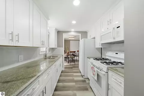 1250 Laurel St, Cadillac, MI 49601