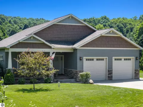 9366 E Summerfield Dr, Traverse City, MI 49684