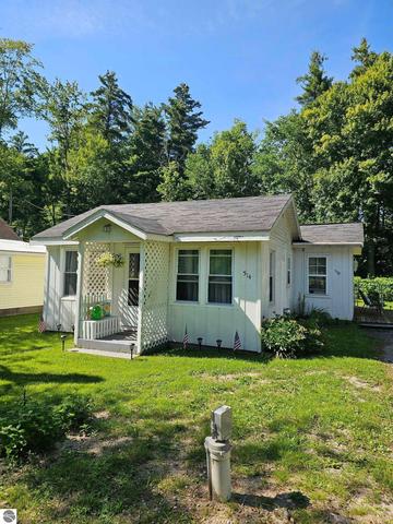 514 W M-55, Tawas City, MI 48763