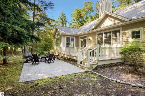 6 Twisted Oak, Glen Arbor, MI 49636