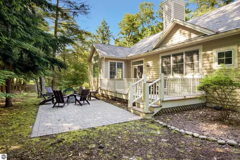 6 Twisted Oak, Glen Arbor, MI 49636